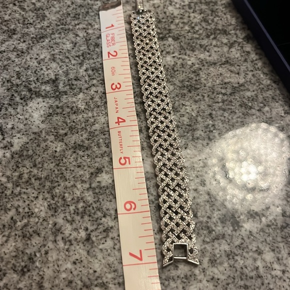 SWAROVSKI- worn once for wedding - basketweave clasp bracelet - Picture 4 of 8